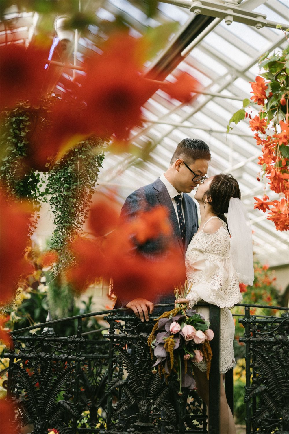 Preparations for makeup and base makeup for newlyweds in Melbourne wedding photography