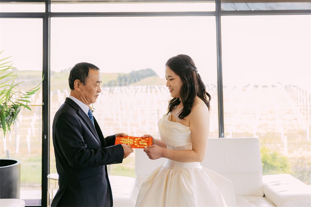 Melbourne wedding photography featuring vintage hat styling and accessories