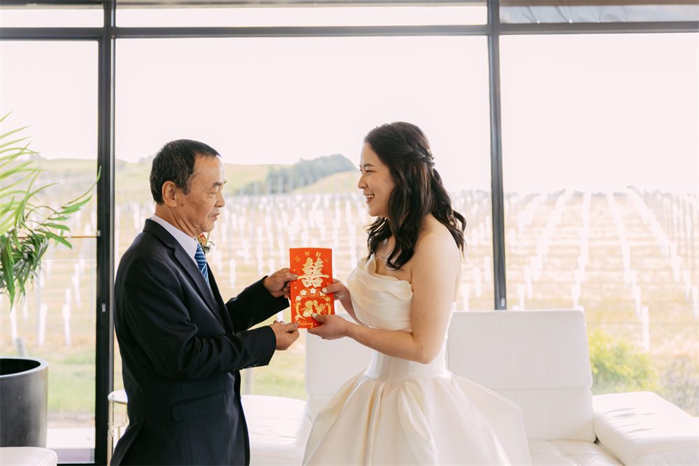 Get ready for the outdoor wedding shoot in Melbourne