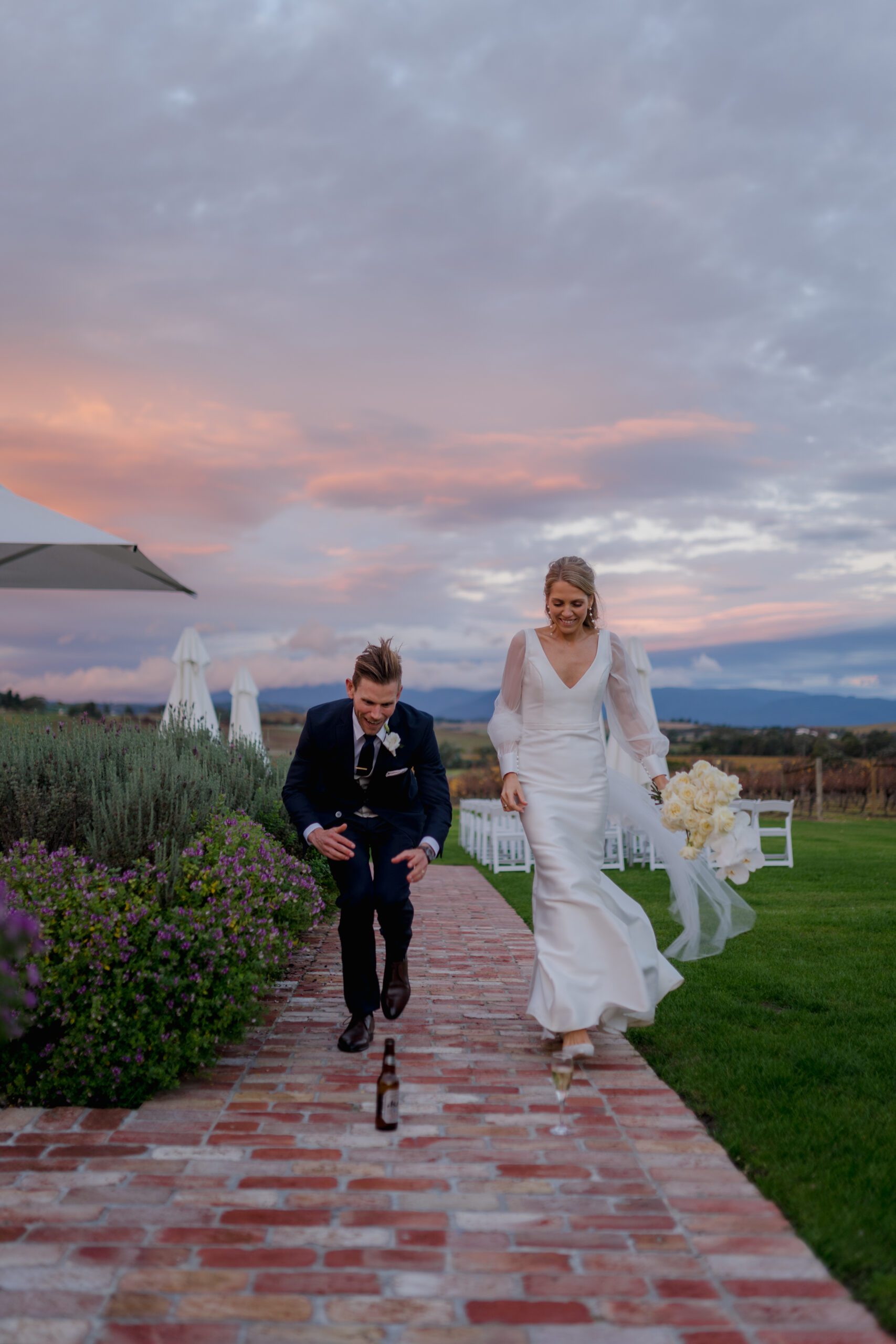 Time arrangement for communication on photo selection for wedding photography in Melbourne