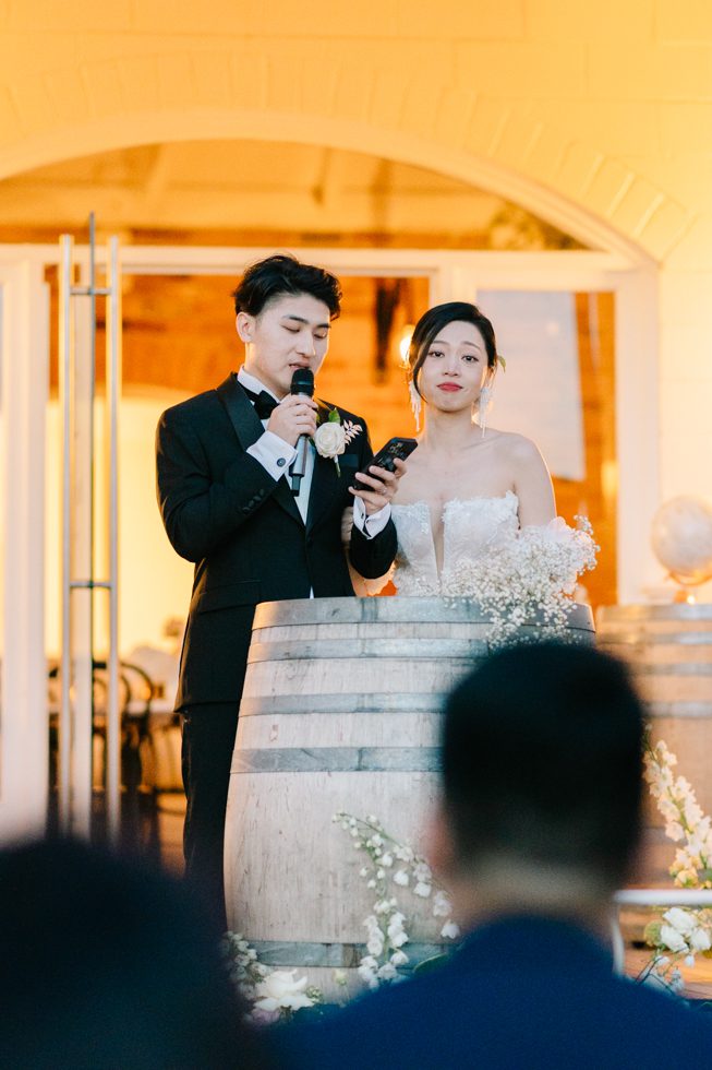 Precautions for lighting up wedding dresses on a cloudy day in Melbourne